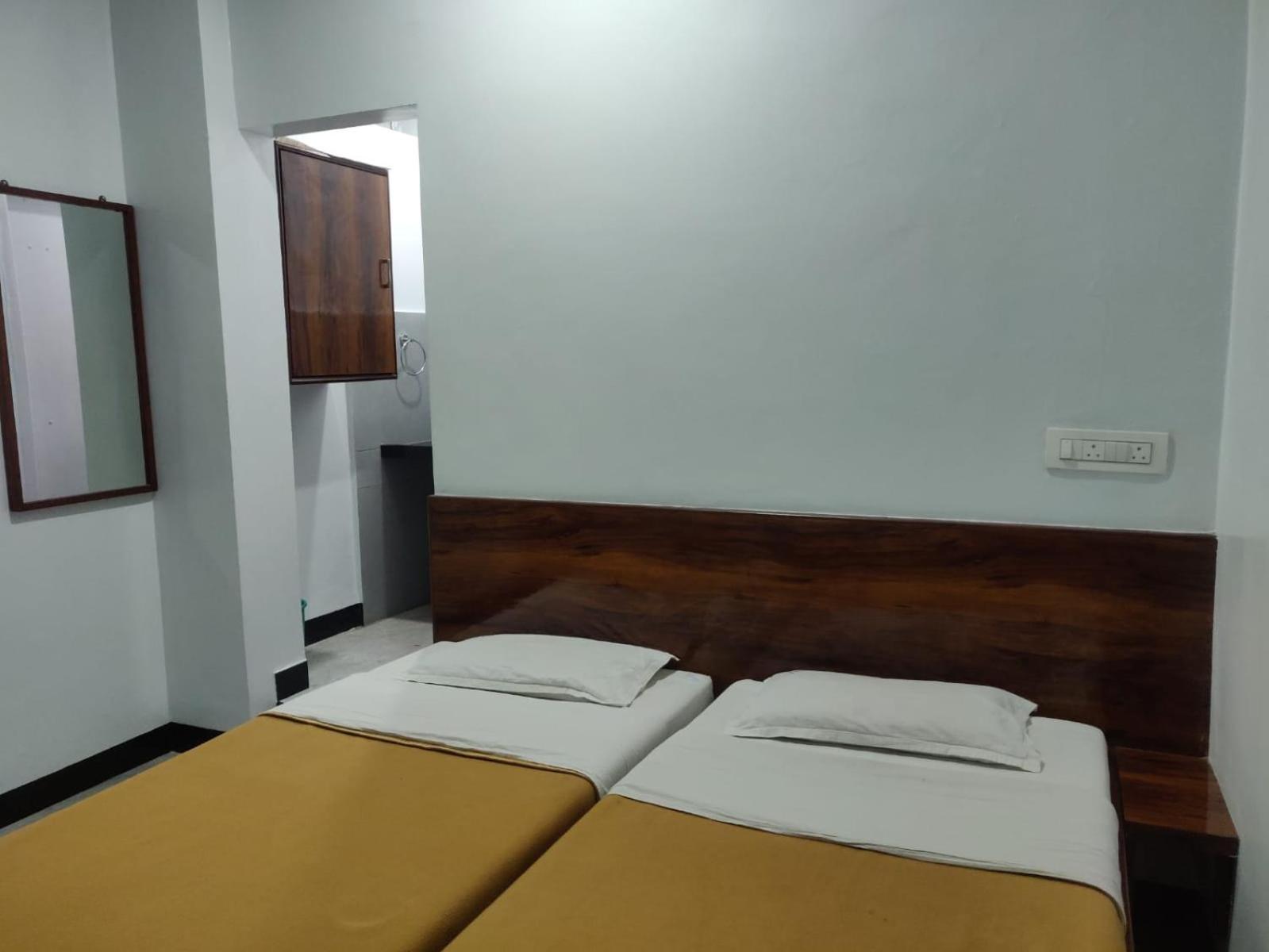 Hotel Parth Residency Kolhapur Eksteriør billede