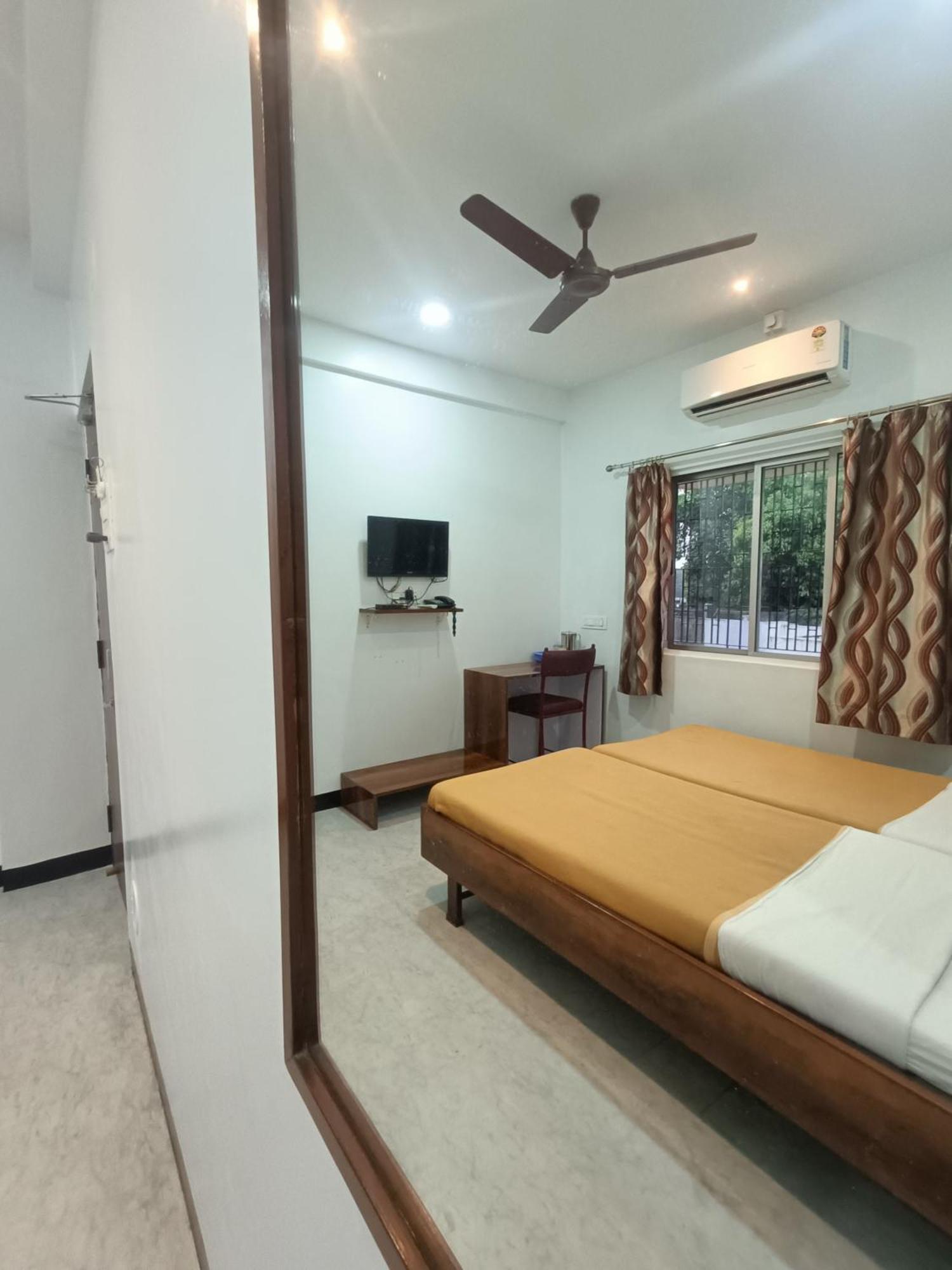Hotel Parth Residency Kolhapur Eksteriør billede